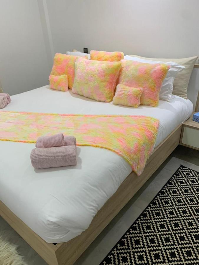 Luxury Suites Chester One Dakar Exteriör bild