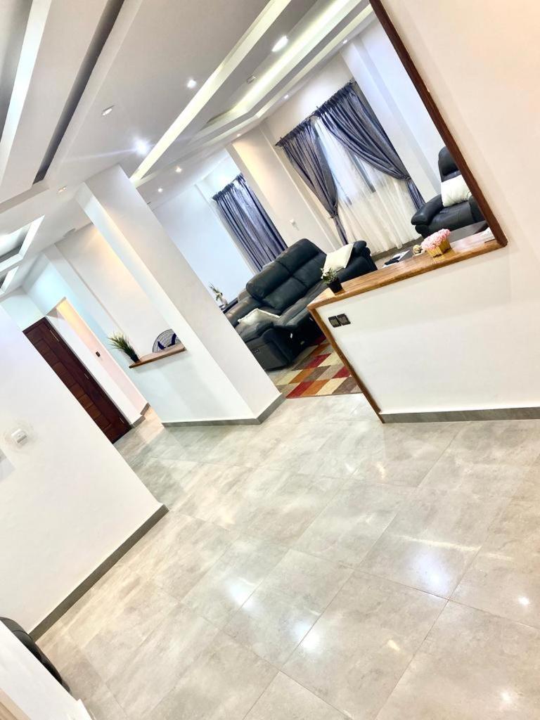 Luxury Suites Chester One Dakar Exteriör bild