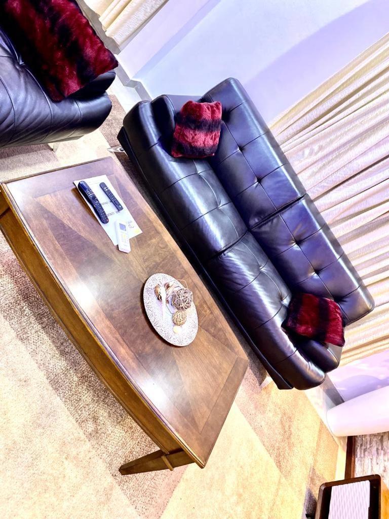 Luxury Suites Chester One Dakar Exteriör bild